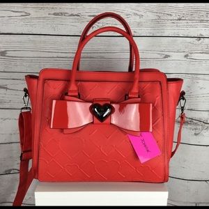 ❣️❣️SALE❣️❣️✨BETSEY JOHNSON RED SATCHEL❣️